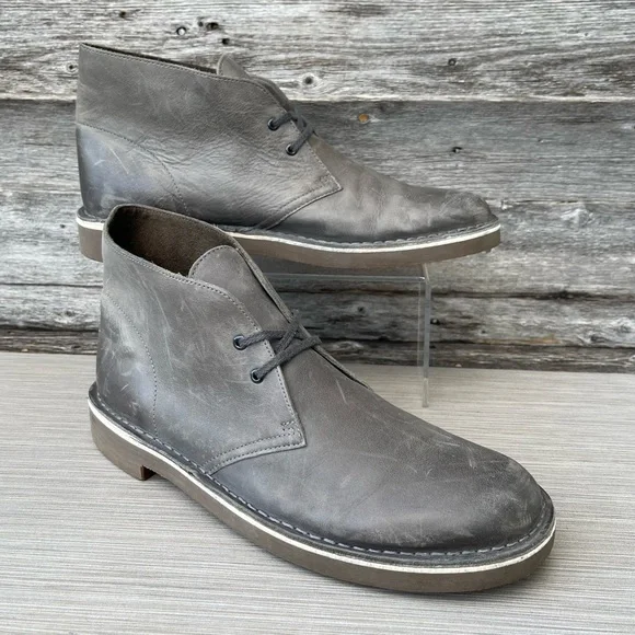 Clarks Bushacre 2 Gray Chukka Boots Clarks 15522 Bushacre Gray Distressed Leather Chukka Boots  main image 3